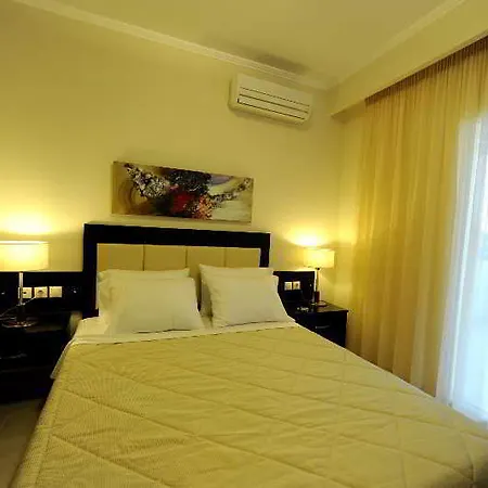 Mamfredas Luxury Villa *