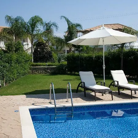 Mamfredas Luxury Planos (Zakynthos)